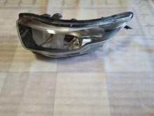 Laden Sie das Bild in den Galerie-Viewer, Frontscheinwerfer Iveco Daily I 5801473750 Links Scheinwerfer Headlight SCH6703941963bo