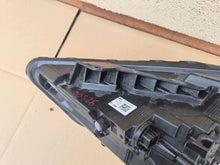 Load image into Gallery viewer, Frontscheinwerfer Hyundai Bayon 92101-Q0600 Rechts Scheinwerfer Headlight SCH6716634132zh