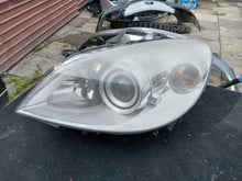Laden Sie das Bild in den Galerie-Viewer, Frontscheinwerfer Mercedes-Benz W245 A1698205161 Xenon Links Headlight SCH6720043210bs