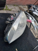 Laden Sie das Bild in den Galerie-Viewer, Frontscheinwerfer Mercedes-Benz W245 A1698205161 Xenon Links Headlight SCH6720043210bs