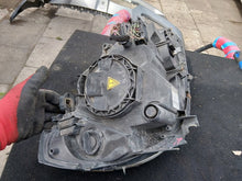 Laden Sie das Bild in den Galerie-Viewer, Frontscheinwerfer Mercedes-Benz W245 A1698205161 Xenon Links Headlight SCH6720043210bs