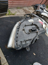Laden Sie das Bild in den Galerie-Viewer, Frontscheinwerfer Mercedes-Benz W245 A1698205161 Xenon Links Headlight SCH6720043210bs