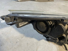 Laden Sie das Bild in den Galerie-Viewer, Frontscheinwerfer Ford Kuga II GV4113W030CG Links Scheinwerfer Headlight SCH6743278939sl