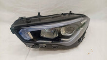 Laden Sie das Bild in den Galerie-Viewer, Frontscheinwerfer Mercedes-Benz Cla C118 A1189068300 Links Headlight SCH6760250603oc