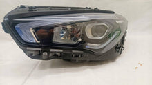 Laden Sie das Bild in den Galerie-Viewer, Frontscheinwerfer Mercedes-Benz Cla C118 A1189068300 Links Headlight SCH6760250603oc