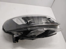 Laden Sie das Bild in den Galerie-Viewer, Frontscheinwerfer Opel Zafira 9832836480 Rechts Scheinwerfer Headlight SCH6766613828wx