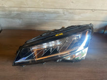 Laden Sie das Bild in den Galerie-Viewer, Frontscheinwerfer Skoda Superb 3V1941015D Links Scheinwerfer Headlight SCH6787641335dl