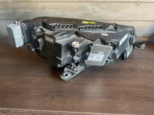 Laden Sie das Bild in den Galerie-Viewer, Frontscheinwerfer Skoda Superb 3V1941015D Links Scheinwerfer Headlight SCH6787641335dl