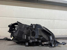 Laden Sie das Bild in den Galerie-Viewer, Frontscheinwerfer Skoda Rapid 5JB941015 Xenon Links Scheinwerfer Headlight SCH6793442216jw