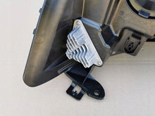 Laden Sie das Bild in den Galerie-Viewer, Frontscheinwerfer Renault Master III 260105567RBAX Rechts Scheinwerfer Headlight SCH6799506916qs