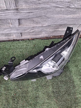 Laden Sie das Bild in den Galerie-Viewer, Frontscheinwerfer Mazda 3 Bm BHR1-51040 Ein Stück (Rechts oder Links) Headlight SCH6818475880pt