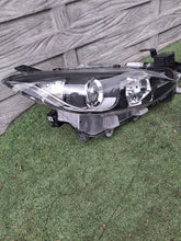 Laden Sie das Bild in den Galerie-Viewer, Frontscheinwerfer Mazda 3 Bm BHR1-51040 Ein Stück (Rechts oder Links) Headlight SCH6818475880pt
