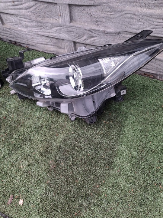 Frontscheinwerfer Mazda 3 Bm BHR1-51040 Ein Stück (Rechts oder Links) Headlight SCH6818475880pt