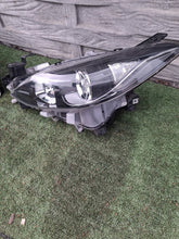 Laden Sie das Bild in den Galerie-Viewer, Frontscheinwerfer Mazda 3 Bm BHR1-51040 Ein Stück (Rechts oder Links) Headlight SCH6818475880pt