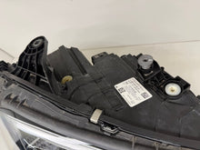 Laden Sie das Bild in den Galerie-Viewer, Frontscheinwerfer Mercedes-Benz W206 A2069064803 LED Rechts Headlight SCH6831952434un