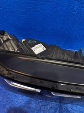 Laden Sie das Bild in den Galerie-Viewer, Frontscheinwerfer VW Touareg 761941082R Rechts Scheinwerfer Headlight SCH6835652526vt
