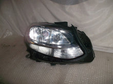 Laden Sie das Bild in den Galerie-Viewer, Frontscheinwerfer Mercedes-Benz W246 A2468205461 Rechts Scheinwerfer Headlight SCH6837134260nj