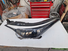 Laden Sie das Bild in den Galerie-Viewer, Frontscheinwerfer Toyota Chr 81150YP280 LED Links Scheinwerfer Headlight SCH6838340475ce