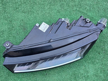 Laden Sie das Bild in den Galerie-Viewer, Frontscheinwerfer Skoda Octavia I 5E4941015A LED Links Scheinwerfer Headlight SCH6851826579fm