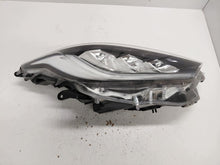 Load image into Gallery viewer, Frontscheinwerfer Toyota Yaris K0-8EU Rechts Scheinwerfer Headlight SCH6861079377gd