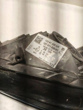 Laden Sie das Bild in den Galerie-Viewer, Frontscheinwerfer Opel Corsa E 1EF011830 Links Scheinwerfer Headlight SCH6868681461wb