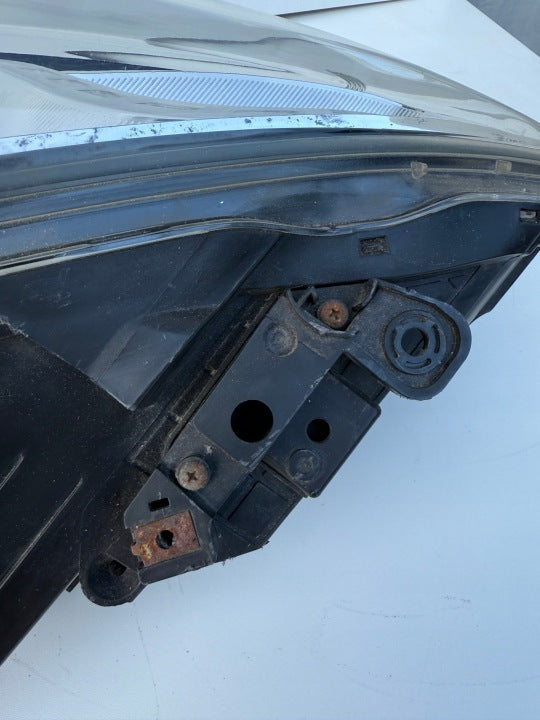 Frontscheinwerfer Hyundai I I40 92101-3Z100 0012610136 Links Headlight SCH6869015161lc