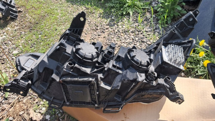 Frontscheinwerfer Renault Talisman 260604601R 260108543R Ein Satz Headlight SCH6873356407vu