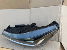 Laden Sie das Bild in den Galerie-Viewer, Frontscheinwerfer Ford Focus NX7B-13E015-CD Links Scheinwerfer Headlight SCH6875104786lh