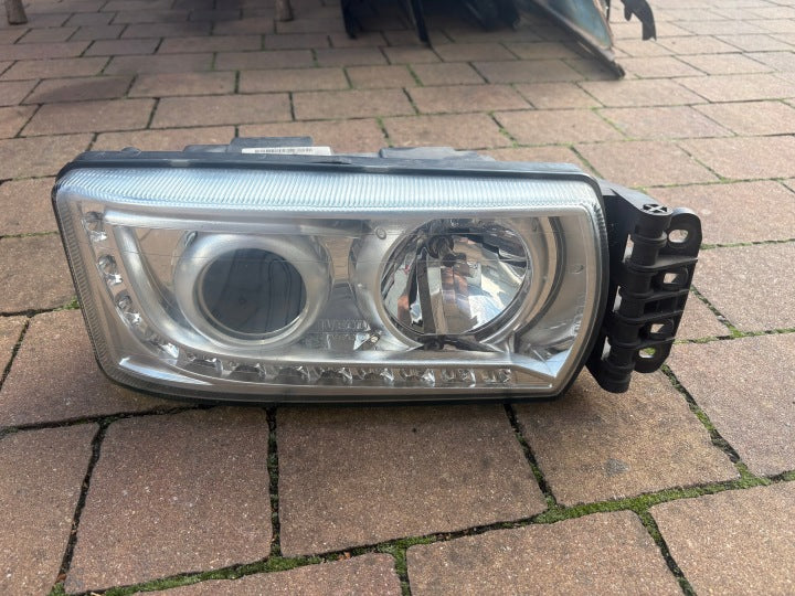 Frontscheinwerfer Iveco I 5801745452 Rechts Scheinwerfer Headlight SCH6877658273ca