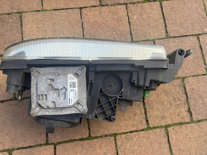 Frontscheinwerfer Iveco I 5801745452 Rechts Scheinwerfer Headlight SCH6877658273ca