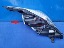 Laden Sie das Bild in den Galerie-Viewer, Frontscheinwerfer Toyota Avensis 81158-05310 Links Scheinwerfer Headlight SCH6881667937vl