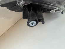 Laden Sie das Bild in den Galerie-Viewer, Frontscheinwerfer Toyota V 89908-42060 23467890 Rechts Scheinwerfer Headlight SCH6884716410pf