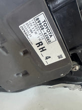 Laden Sie das Bild in den Galerie-Viewer, Frontscheinwerfer Toyota V 89908-42060 23467890 Rechts Scheinwerfer Headlight SCH6884716410pf