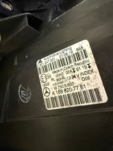 Laden Sie das Bild in den Galerie-Viewer, Frontscheinwerfer Mercedes-Benz W245 A1698207761 Links Scheinwerfer Headlight SCH6887923683yt