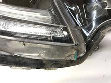 Laden Sie das Bild in den Galerie-Viewer, Frontscheinwerfer Toyota Corolla 81110-02S70 LED Rechts Scheinwerfer Headlight SCH6888366182vt