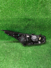 Laden Sie das Bild in den Galerie-Viewer, Frontscheinwerfer Kia Ceed 92101A2220 Links Scheinwerfer Headlight SCH6894047115qy