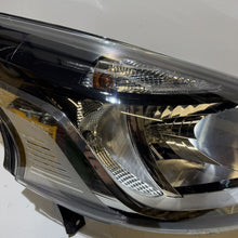Load image into Gallery viewer, Frontscheinwerfer Renault Trafic III 260105469R Rechts Scheinwerfer Headlight SCH6904932426bc