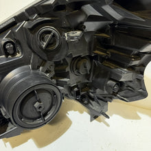 Load image into Gallery viewer, Frontscheinwerfer Renault Trafic III 260105469R Rechts Scheinwerfer Headlight SCH6904932426bc