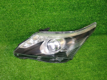 Laden Sie das Bild in den Galerie-Viewer, Frontscheinwerfer Toyota Avensis 1010017687 Xenon Links Scheinwerfer Headlight SCH6909056678kh