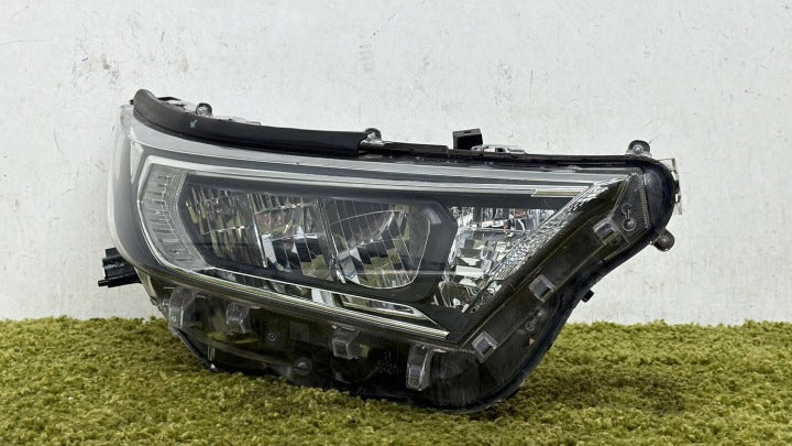 Frontscheinwerfer Toyota V 81110-0R162 LED Rechts Scheinwerfer Headlight SCH6917443370bx