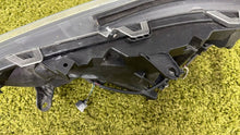 Load image into Gallery viewer, Frontscheinwerfer Toyota V 81110-0R162 LED Rechts Scheinwerfer Headlight SCH6917443370bx