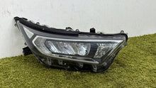 Load image into Gallery viewer, Frontscheinwerfer Toyota V 81110-0R162 LED Rechts Scheinwerfer Headlight SCH6917443370bx
