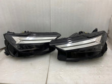 Laden Sie das Bild in den Galerie-Viewer, Frontscheinwerfer Audi Q4 89A941033 89A941034 Ein Satz Scheinwerfer Headlight SCH6918074943vb