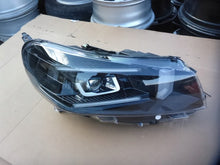 Laden Sie das Bild in den Galerie-Viewer, Frontscheinwerfer Opel Zafira C Vivaro 9847201080 LED Rechts Headlight SCH6920215531pu