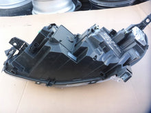 Laden Sie das Bild in den Galerie-Viewer, Frontscheinwerfer Opel Zafira C Vivaro 9847201080 LED Rechts Headlight SCH6920215531pu