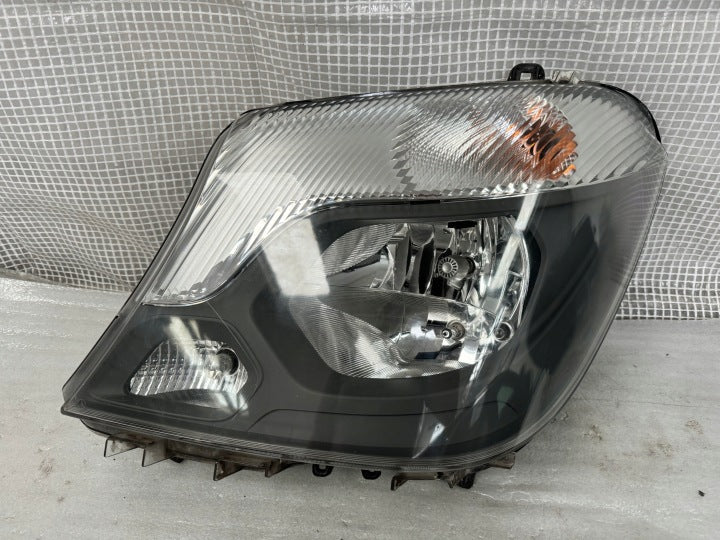 Frontscheinwerfer Mercedes-Benz Sprinter A9068202361 Links Headlight SCH6930282448bx