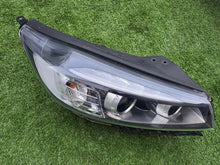 Load image into Gallery viewer, Frontscheinwerfer Kia Sorento III 92102-C5200 Rechts Scheinwerfer Headlight SCH6932371527nu