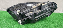 Laden Sie das Bild in den Galerie-Viewer, Frontscheinwerfer Mercedes-Benz W177 A1779065704 Links Scheinwerfer Headlight SCH6935229027td