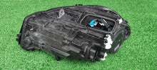Laden Sie das Bild in den Galerie-Viewer, Frontscheinwerfer Mercedes-Benz W177 A1779065704 Links Scheinwerfer Headlight SCH6935229027td