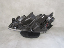Laden Sie das Bild in den Galerie-Viewer, Frontscheinwerfer Suzuki Vitara I 100-7R016 LED Links Scheinwerfer Headlight SCH6939498419en